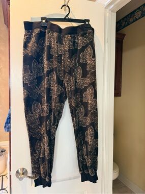 Johnny Was Velvet Butterfly Print Jogger Pants
